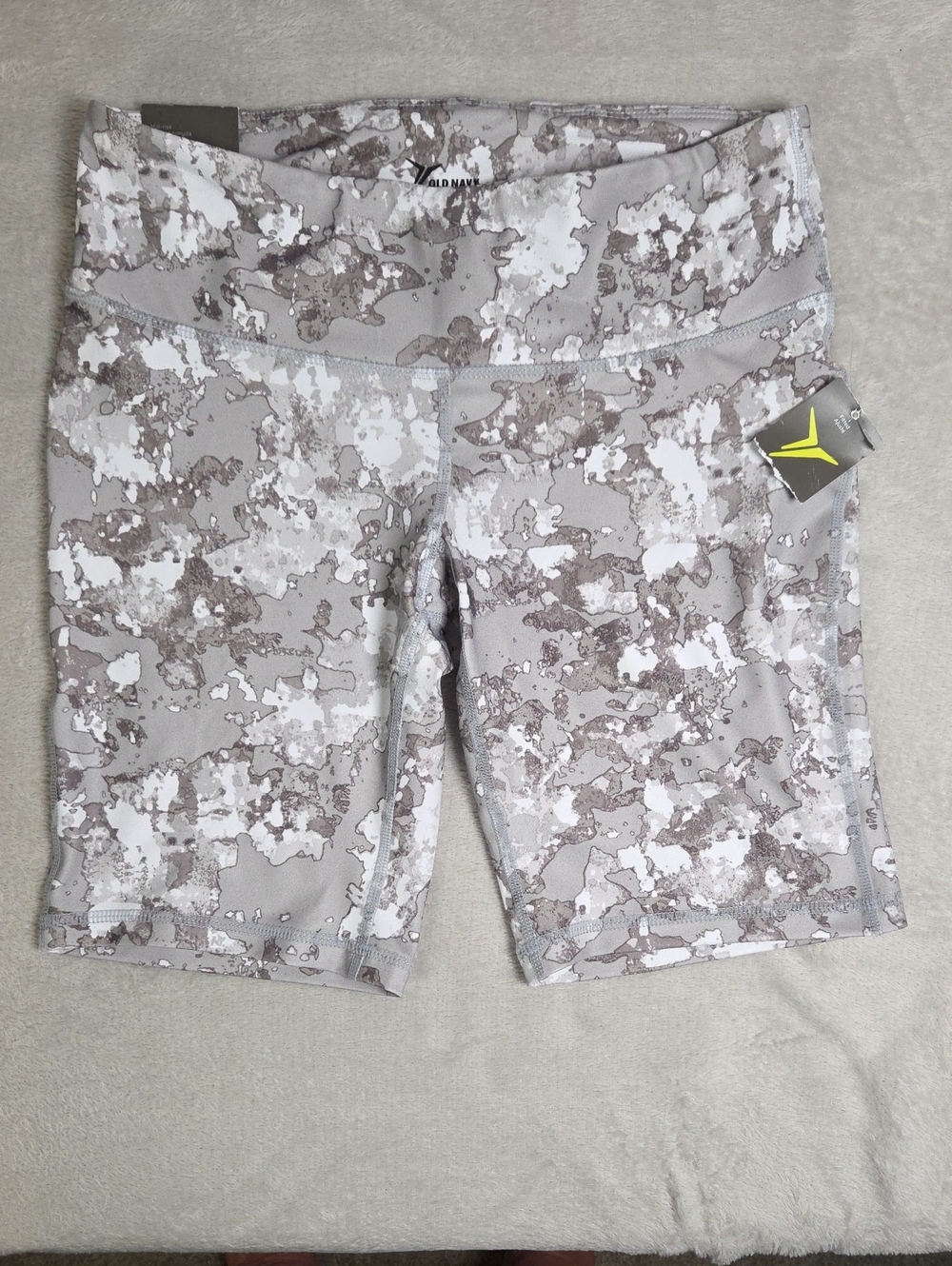Old Navy Gray White Abstract Camo High Rise Compression Bike Shorts Medium NWT